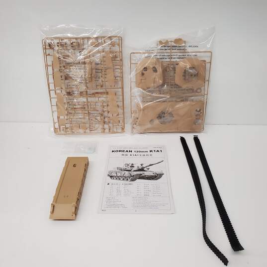 Trumpeter Korean K1A1 1/35 Scale Armoured Tank Vehicle Series  No. 031 Model Kit image number 2