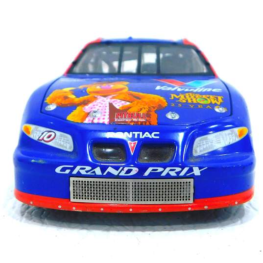 1:24 Scale Johnny Benson #10 Valvoline Muppets 25th Anniversary Diecast Vehicle image number 2