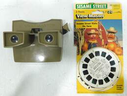GAF View-Master 3D Viewer & 3 Sesame Street Reels