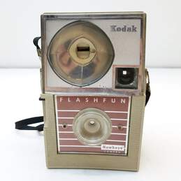 Vintage Kodak Hawkeye Flash Fun Camera alternative image