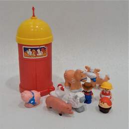 1990 Little Tikes Farm Silo W/ Figures & Animals Toys