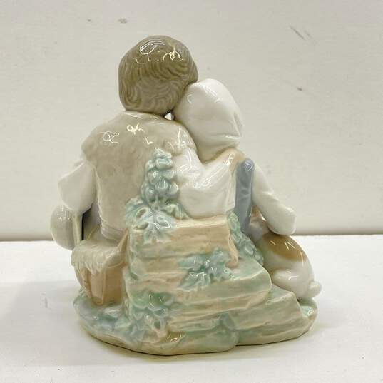 Lladro Porcelain Figurine Friendship Boy, Girl and Puppy Ceramic Art image number 3