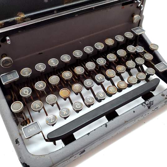 VTG Royal KMM | Desktop Typewriter (P/R - Does not appear to work) image number 2