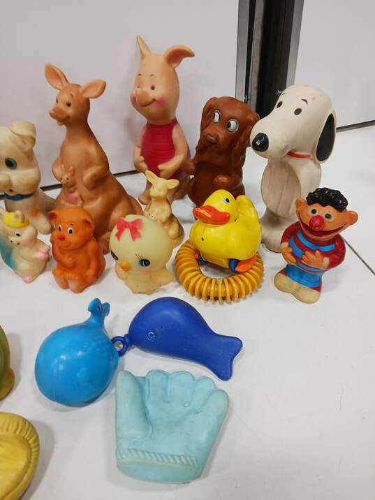 32pc Bundle of Assorted Vintage Child Toys image number 5