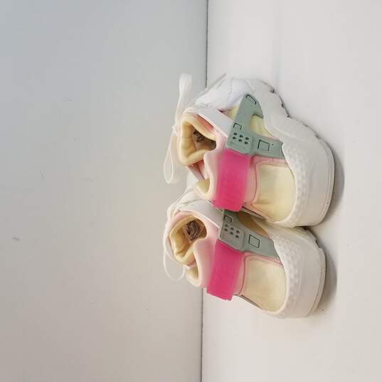 Nike Huarache Run Big Kids' Shoes Size 4Y image number 4