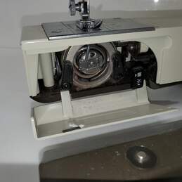 Untested Vintage Kenmore 14 Stitch Sewing Machine w/ Built In Buttonholer Model 158.15510 P/R alternative image