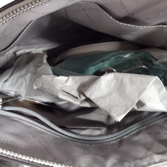 Pair of Michael Kors Handbags image number 12