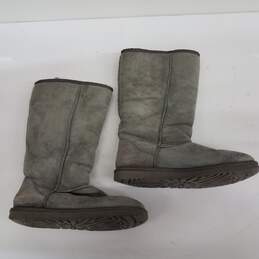 UGG Classic Shearling Boots Size W11