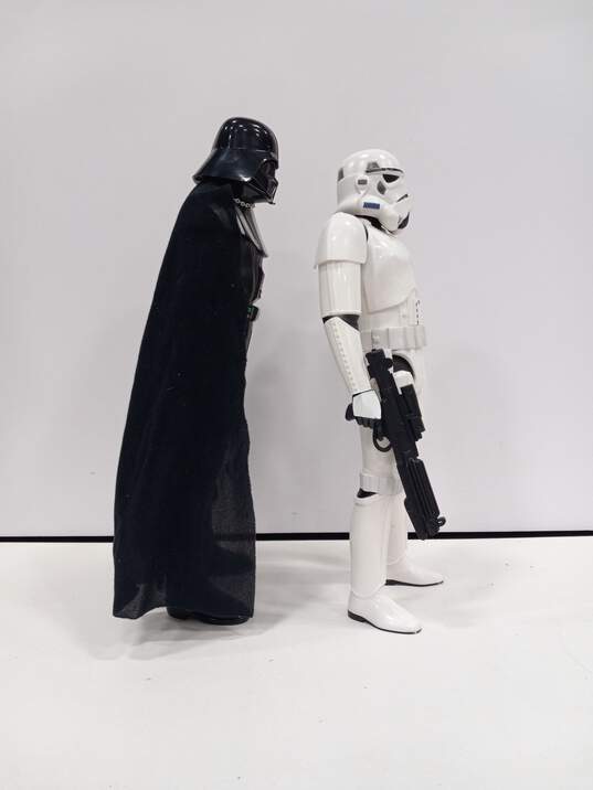 Pair of Star Wars Figures image number 4