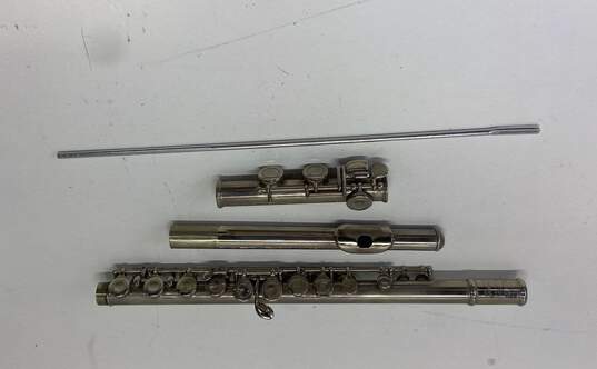 Bundy Selmer Flute 122081 With Case image number 4