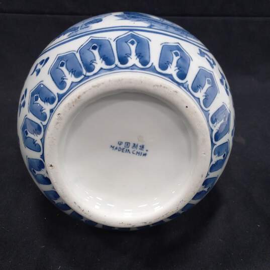 Chinese Ornate Pottery Vase image number 7