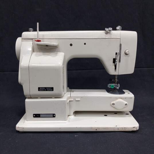 Vintage JC Penney 522F Sewing Machine image number 5