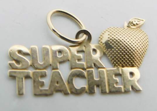 14K Yellow Gold Super Teacher & Puffy Heart Pendants 0.8g image number 3