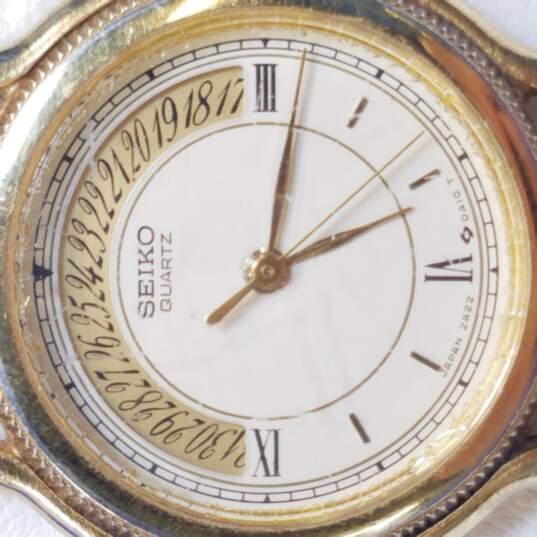 Rare Seiko 2A22-OA19 Gold Tone W/ Unique Date Window Vintage Watch image number 2