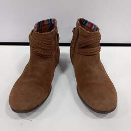 Minnetonka Women's Brown Suede Boots Size 6.5