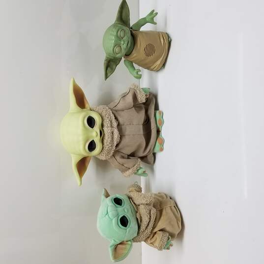x3 Assorted Lot Of Star Wars Baby Yoda Plush & Action Figure P/R+ image number 1