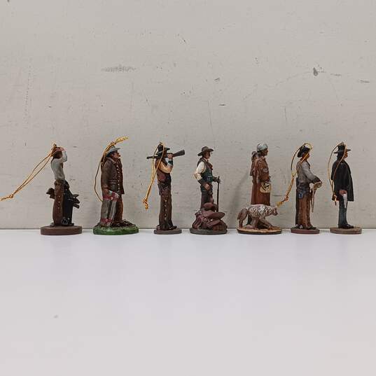 Bundle of 7 Assorted Michael Garman Miniature Collection 2007 Figurines/Ornaments image number 2