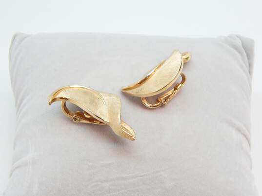 Vintage Crown Trifari Brushed Gold Tone Clip-On Earrings 11.5g image number 1
