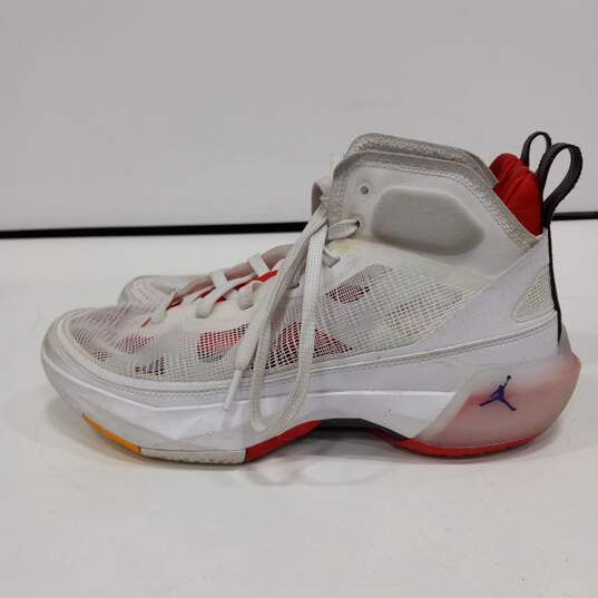 Jordan 37 Women's Hare Basketball Sneaker Size 8.5 image number 3