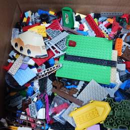 9.5lbs Lot of Assorted Lego Building Bricks