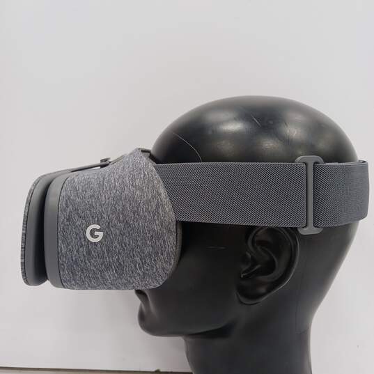 Google Day Dream View VR Headset image number 5