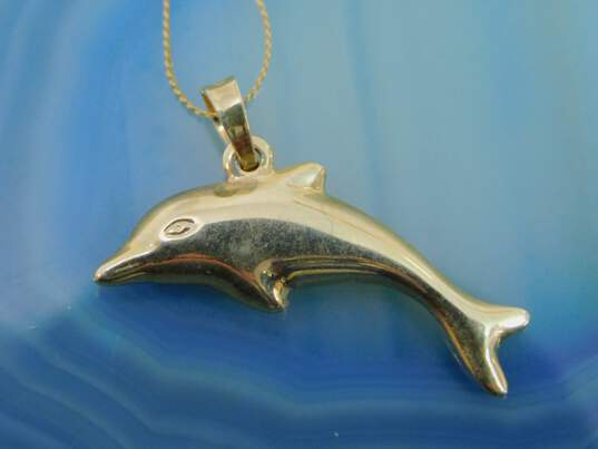 (G) 14k Yellow Gold Puffy Dolphin Pendant Necklace 1.6g image number 5