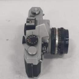 Petri SLR Film Camera alternative image