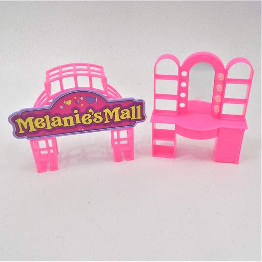 VNTG Melanie's Mall Playset W/ Dolls Accessories Clothing Furniture Pets image number 7