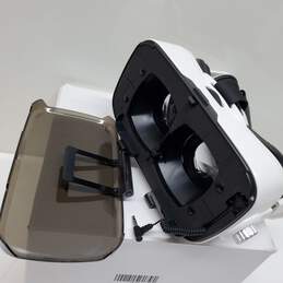 VTG. VR Headset Glasses For Smartphones W/Built-in Headphones Untested P/R alternative image