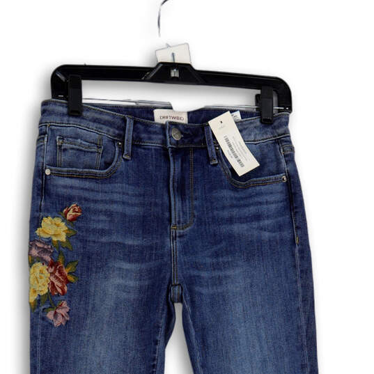 NWT Womens Blue Marilyn Floral Denim Medium Wash Straight Jeans Size 26x31 image number 3