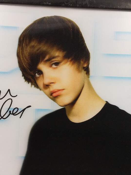 Justin Bieber 8 x10 Hologram Photo with Facsimile Signature image number 3