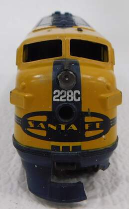 HO SANTA FE, F7 A powered diesel locomotive by Athearn; alternative image