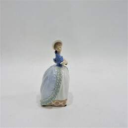 Vintage Nao by Lladro Coquette Lady 471 Porcelain Figurine No Parasol