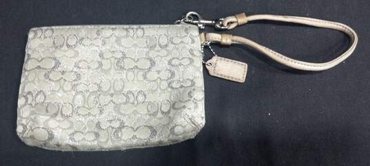 Women's Silver Tone Fabric Clutch Purse image number 7