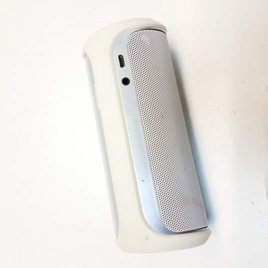 JBL Flip 2 Speaker White with Case image number 6