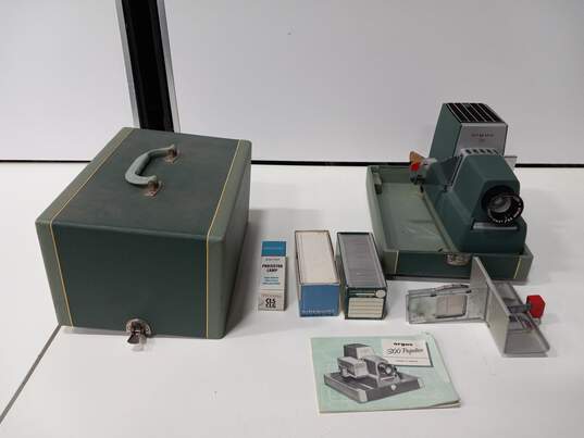 Argus 300 Projector w/Case and Accessories image number 1
