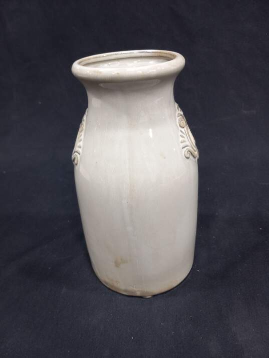 White Ceramic Ivory Flower Vase image number 4