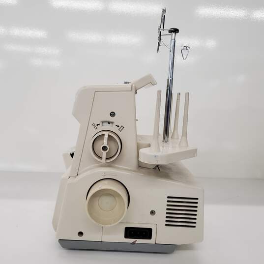 SergeMate 4350D Sewing Machine + Pedal image number 4