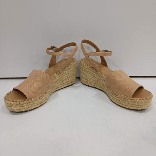 Franco Sarto Women's Tan Woven Wedge Sandals Size 6.5 image number 2