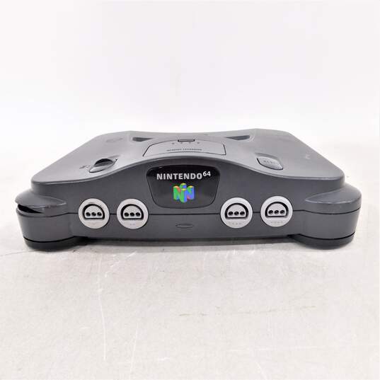 Nintendo 64 w/ 4 games image number 5