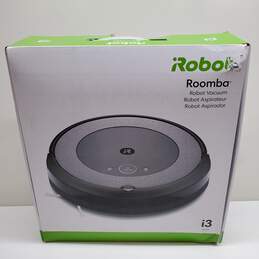 iRobot Roomba i3 Robot Vacuum Cleaner alternative image