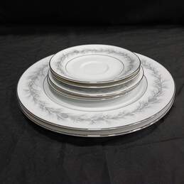 Bundle of 6 Style House Duchess Plates