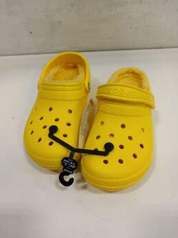 Unisex Yellow Crocs Shoes Size 5/7 New With Tag