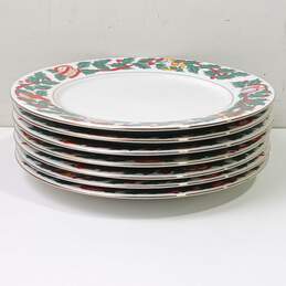 Vintage 7 Royal Majestic China Dinner Plates