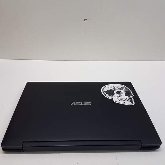 ASUS Q302L 13.3-in Touch Screen Intel Core i5 (Locked) image number 2