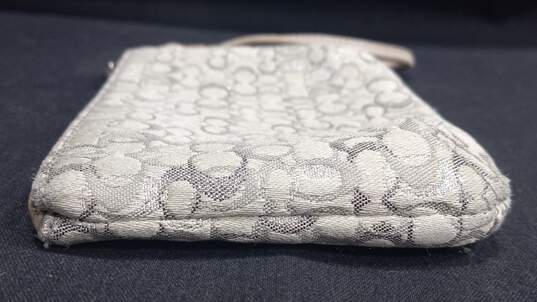 Women's Silver Tone Fabric Clutch Purse image number 9