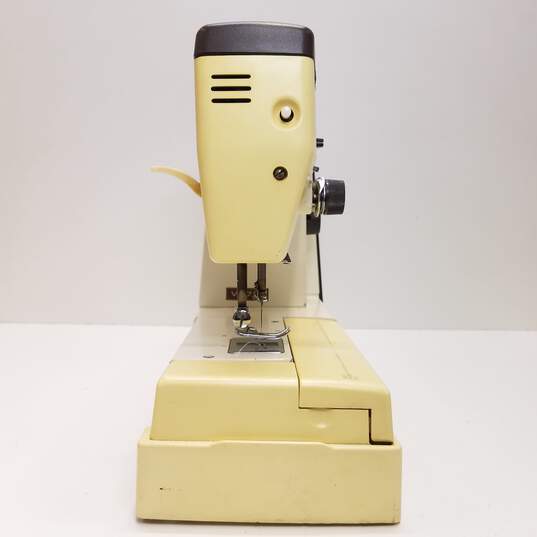 Brother Sewing Machine Model VX710-SOLD AS IS, FOR PARTS OR REPAIR, NO FOOT PEDAL/POWER CORD image number 5