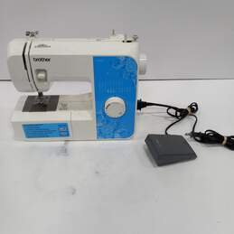 Brother LX2500 Sewing Machine W/ Pedal