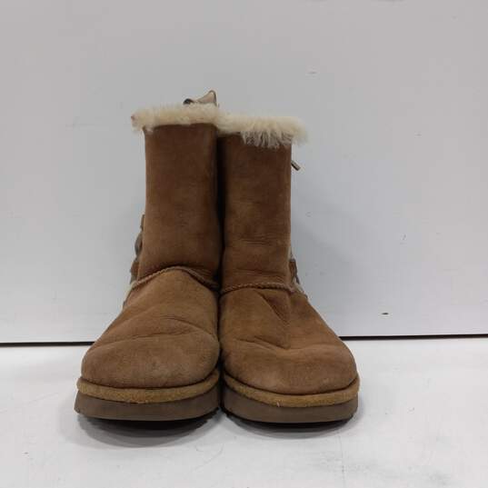 Women's UGG Boots Size 5 image number 1
