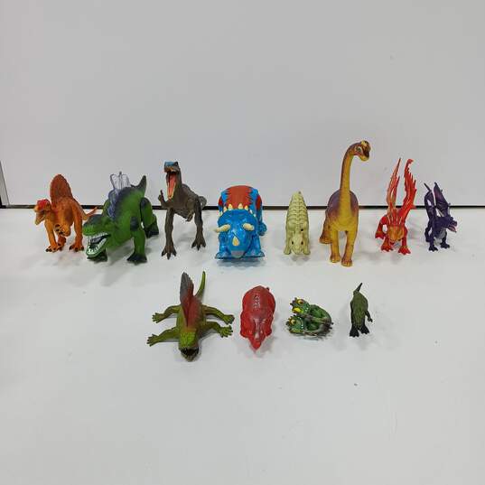 Mixed Lot of Assorted Dinosaur Toys image number 1